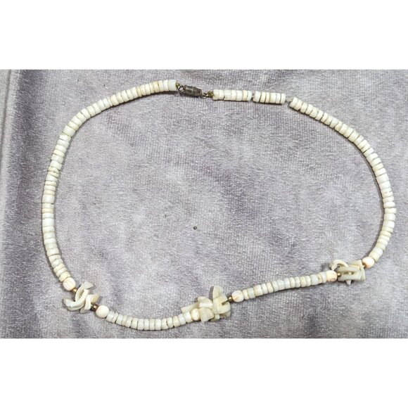 Vintage 90s White Shell Chip Beaded Necklace - Picture 4 of 6
